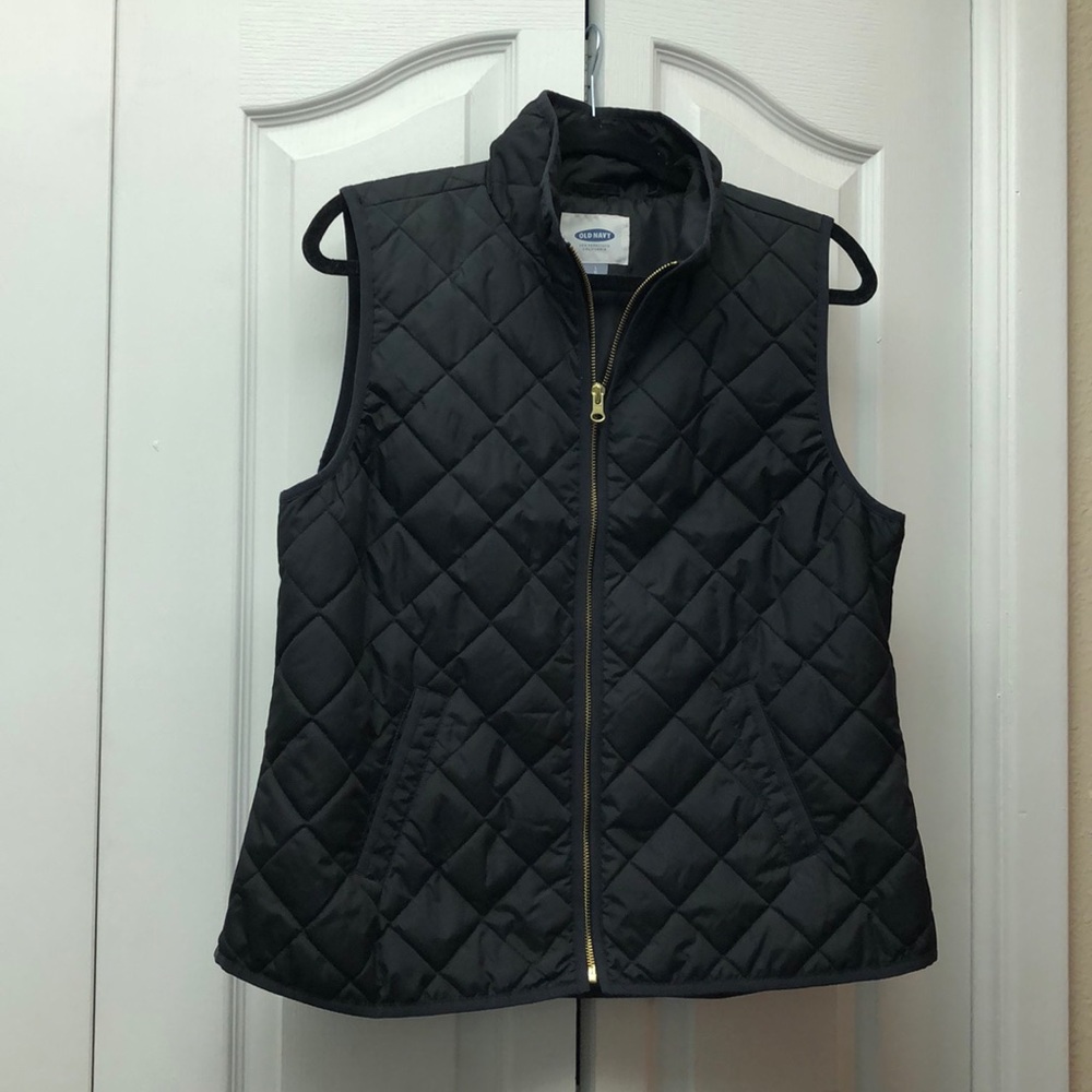 Old navy puffer vest NWOT